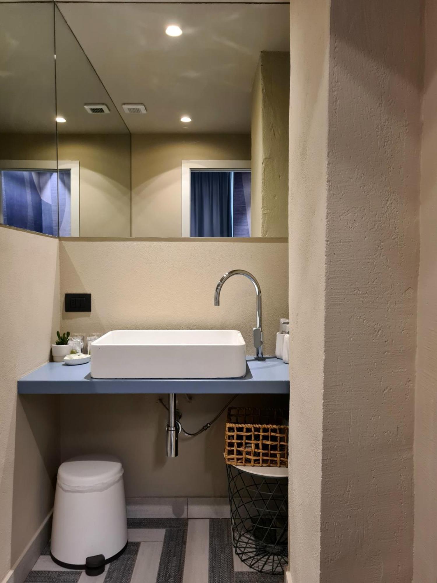 Serendipity Rooms - Navigli Mediolan Zewnętrze zdjęcie